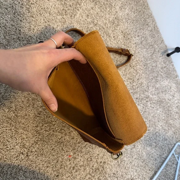 Portland Leather Embossed Brown Crossbody Bag - Picture 4 of 13